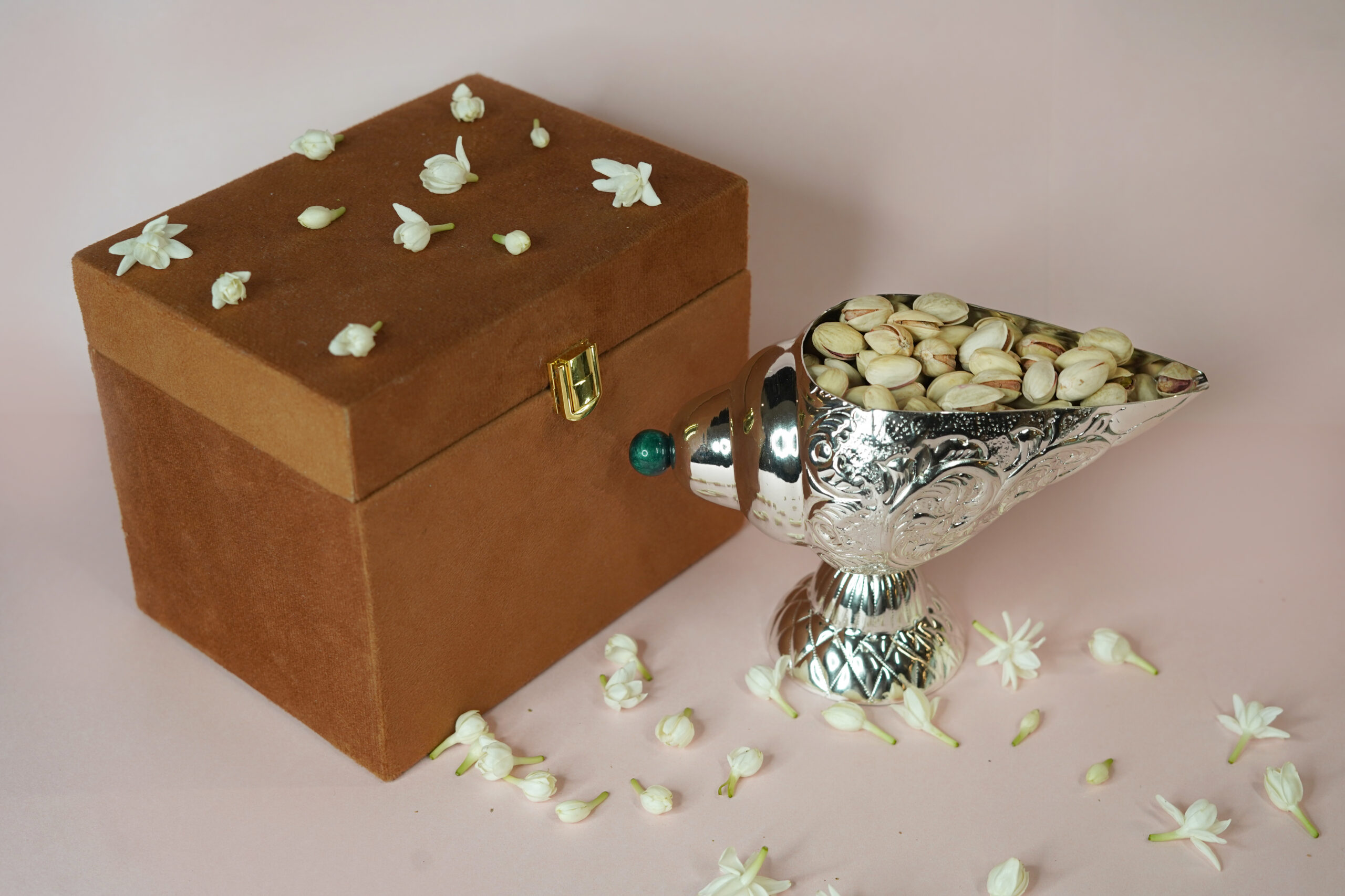 Pavitra Shankh Dry Fruit Set - Image 3